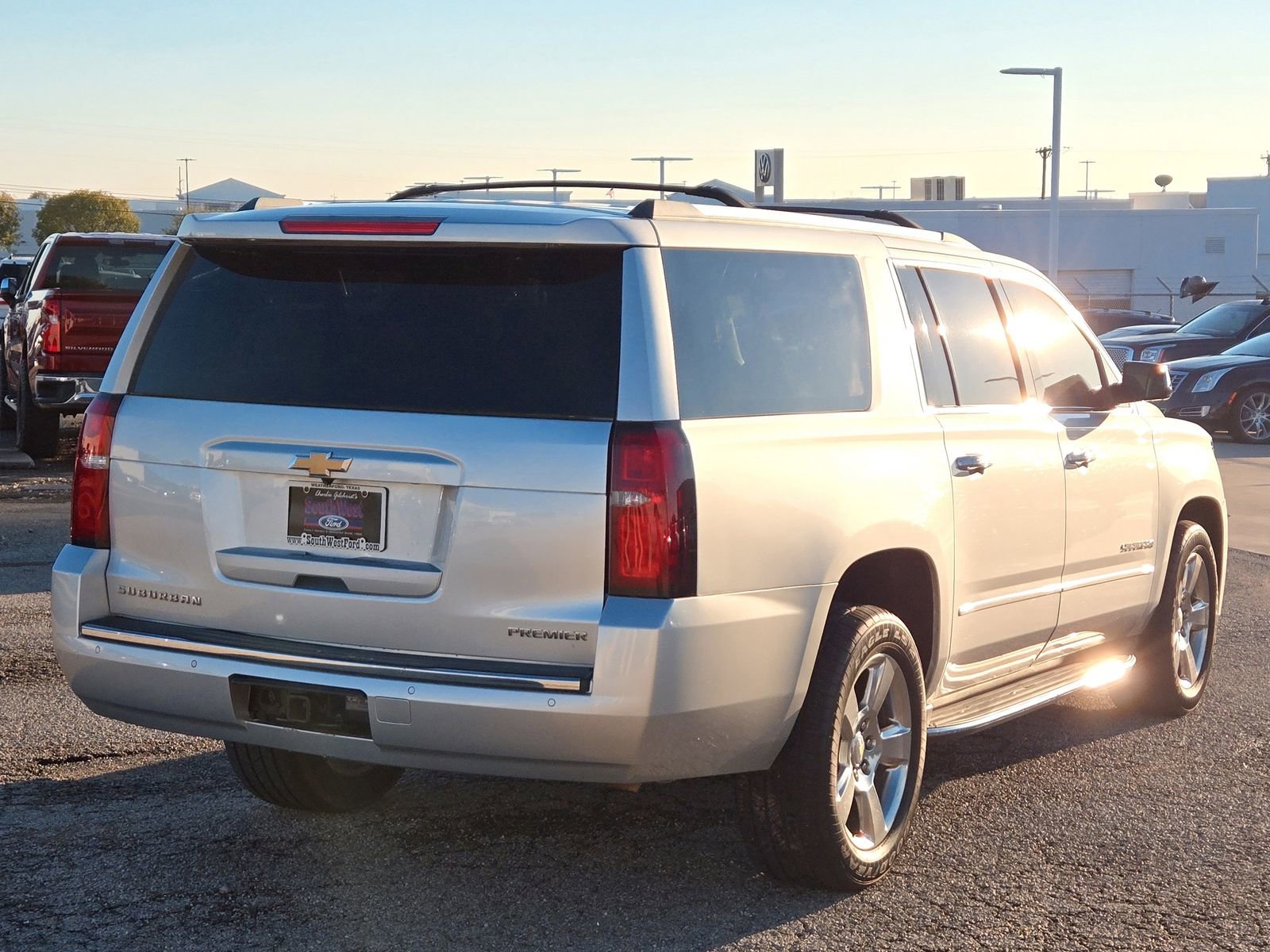 Used 2020 Chevrolet Suburban Premier image 3