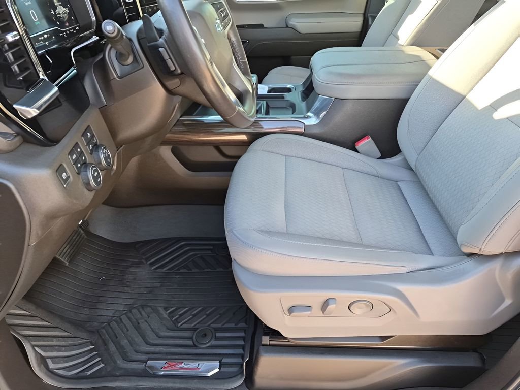 Used 2023 Chevrolet Silverado 1500 RST AWD/4WD image 31