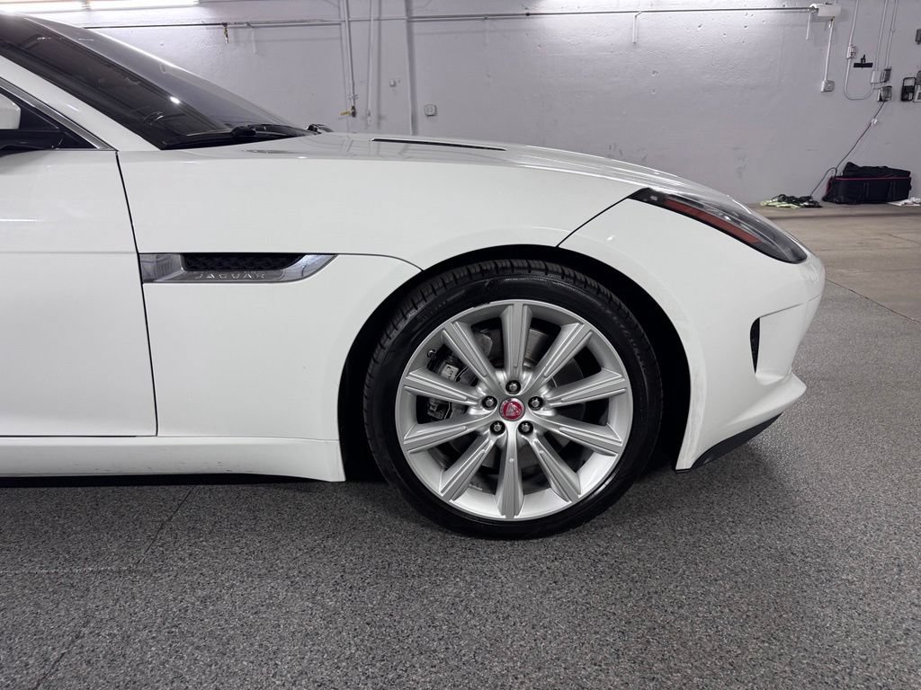 Used 2017 Jaguar F-TYPE Coupe RWD image 6
