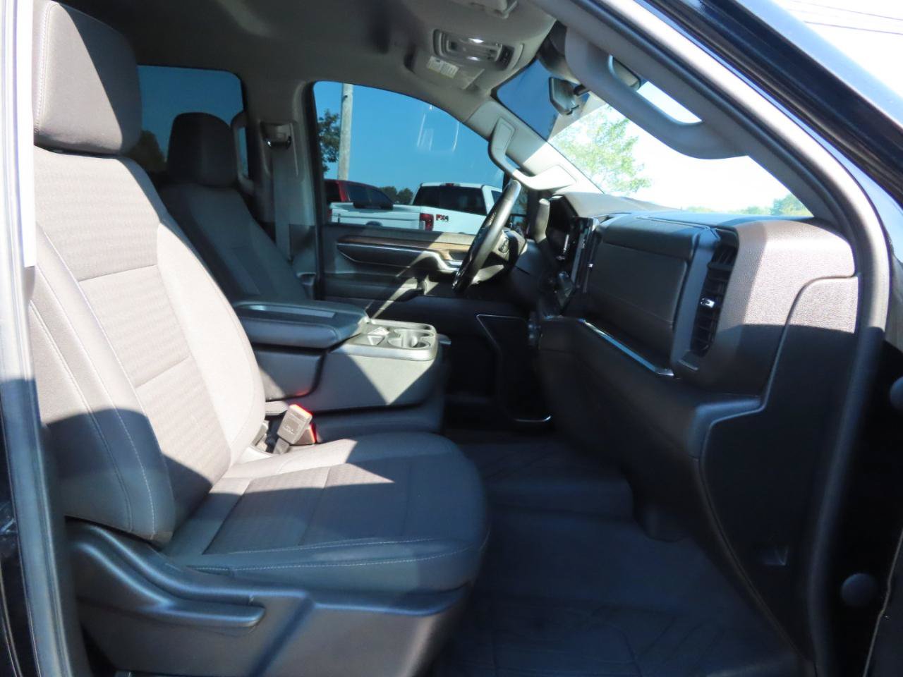 Used 2024 Chevrolet Silverado 3500 LT w/ Convenience Package AWD/4WD image 32