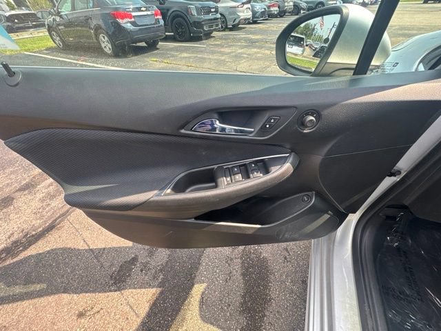 Used 2018 Chevrolet Cruze LT FWD image 12