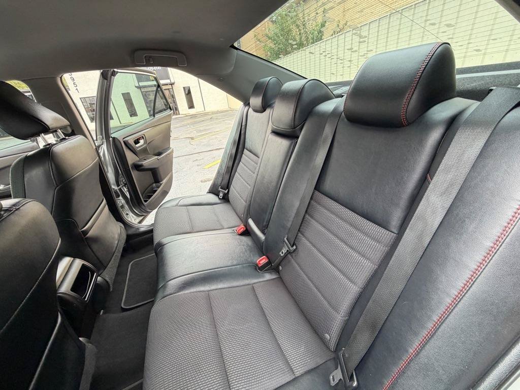 Used 2017 Toyota Camry SE FWD image 16