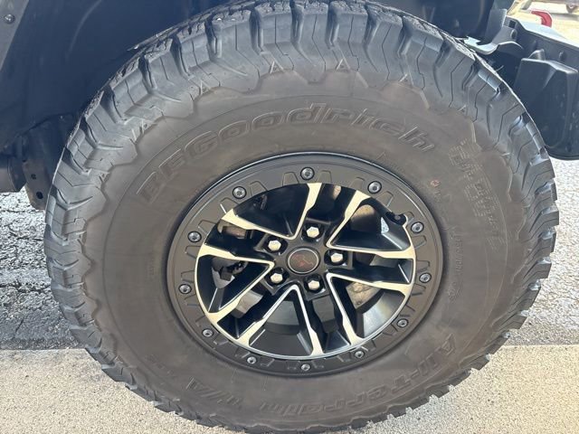 Used 2024 Jeep Wrangler Unlimited Rubicon w/ XTREMEE 35" Tire Package AWD/4WD image 30