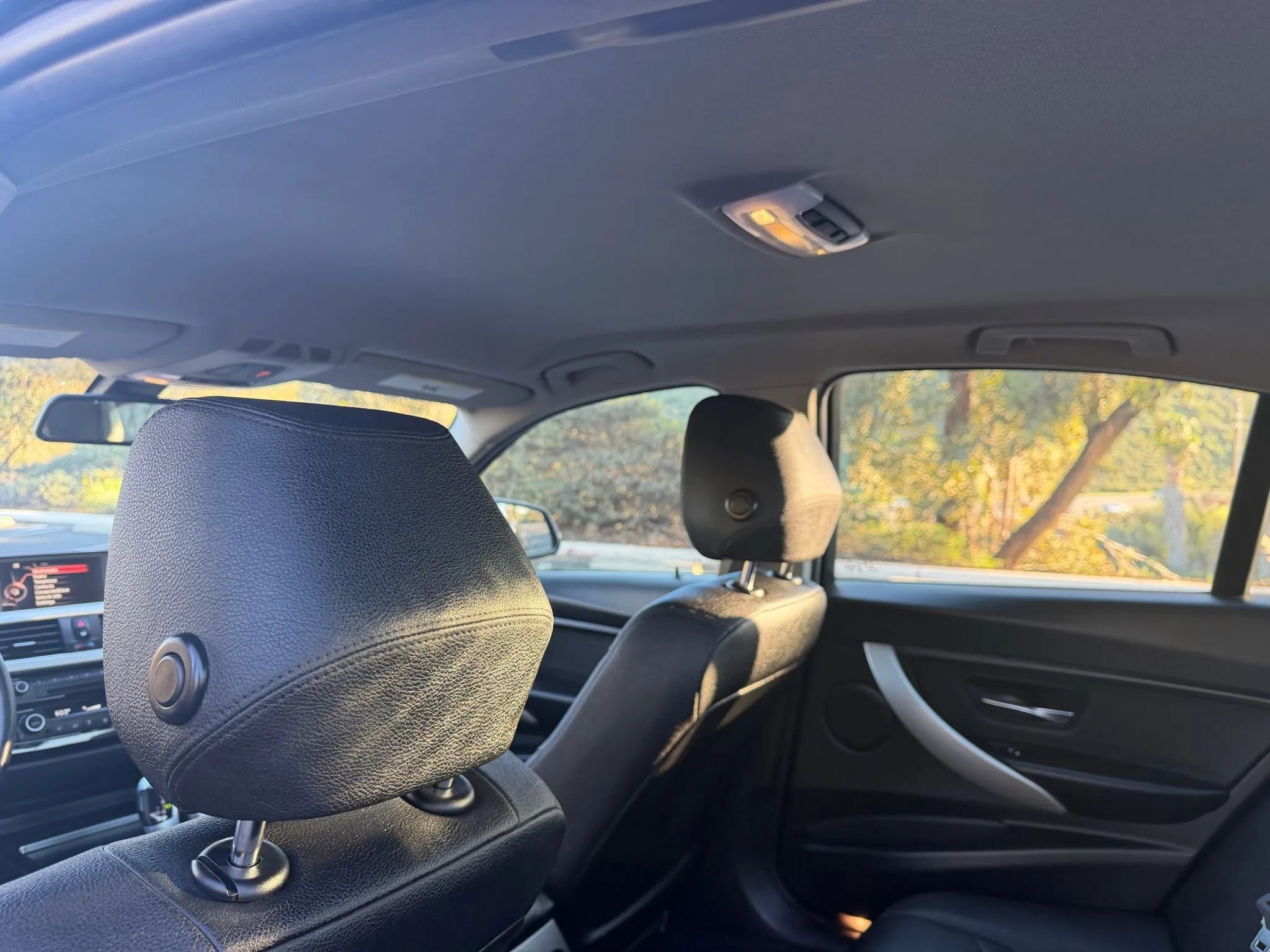 Used 2017 BMW 320i Sedan image 13