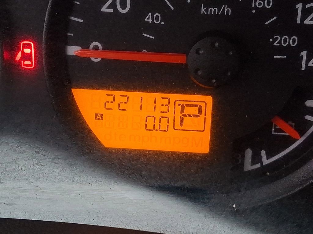 Used 2018 Nissan Frontier SV image 14