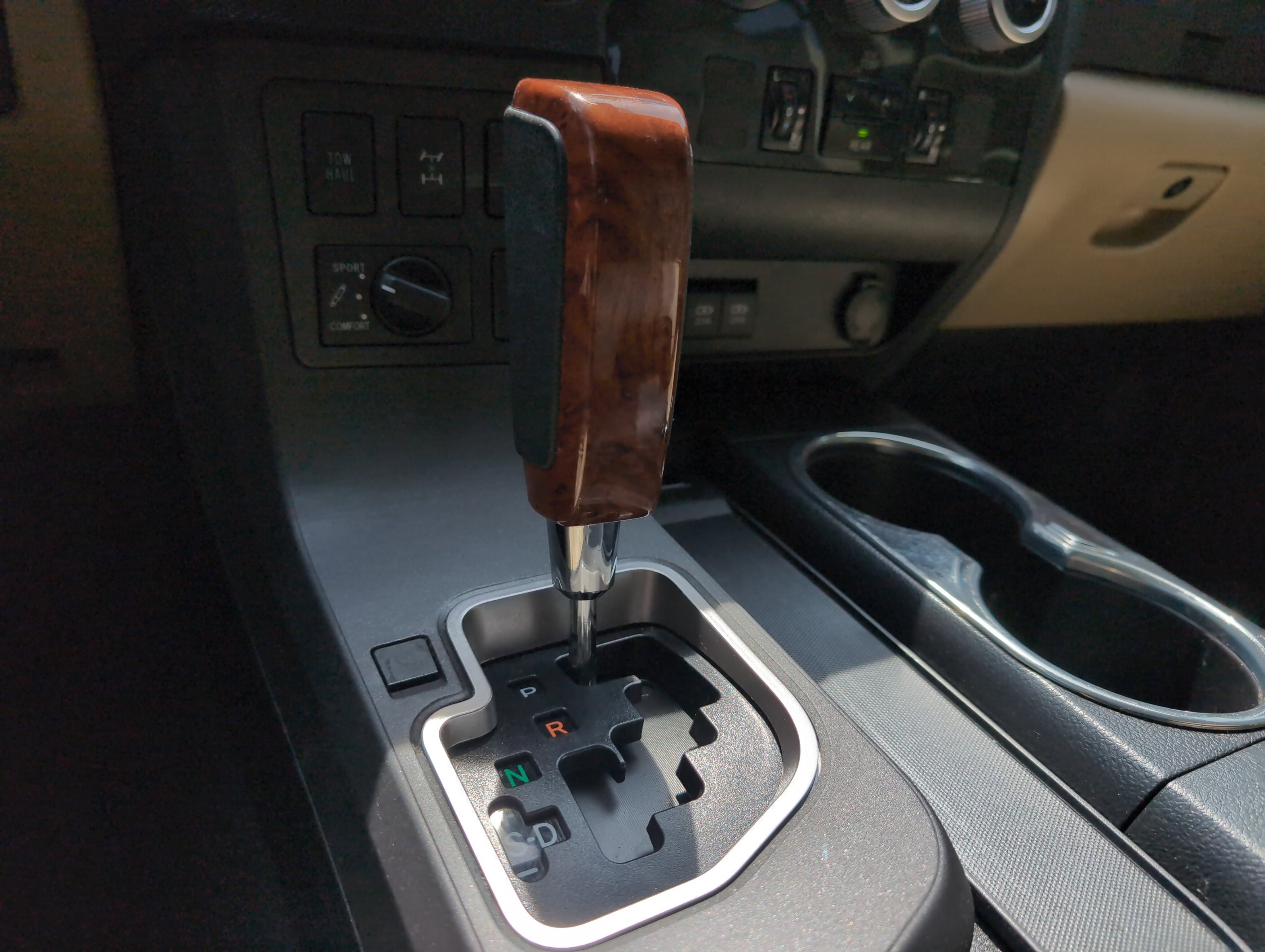 Used 2020 Toyota Sequoia Platinum AWD/4WD image 26