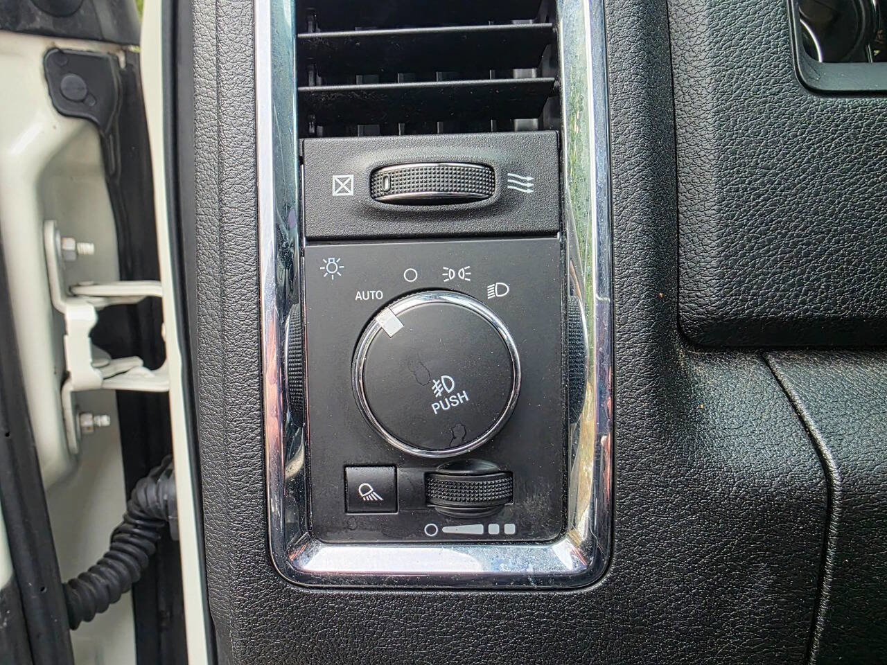 Used 2018 RAM 3500 Laramie image 16