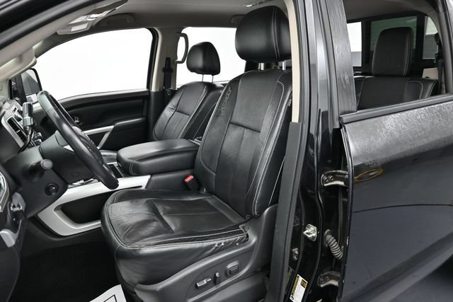 Used 2017 Nissan Titan PRO-4X w/ Pro-4x Convenience Package AWD/4WD image 10
