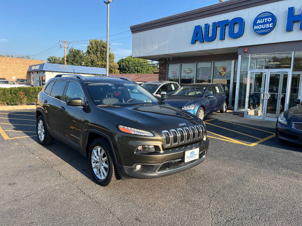 Used 2015 Jeep Cherokee Limited AWD/4WD image 3