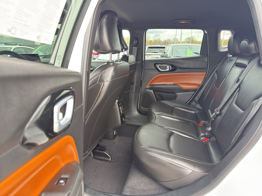 Used 2025 Jeep Compass Limited AWD/4WD image 30
