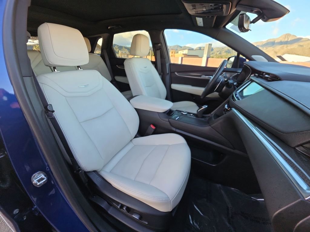 Certified 2023 Cadillac XT5 Sportv w/ Technology Package image 29