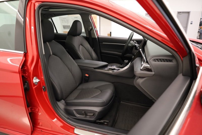 Used 2024 Toyota Camry XSE w/ Blackout Package (TMS) image 32