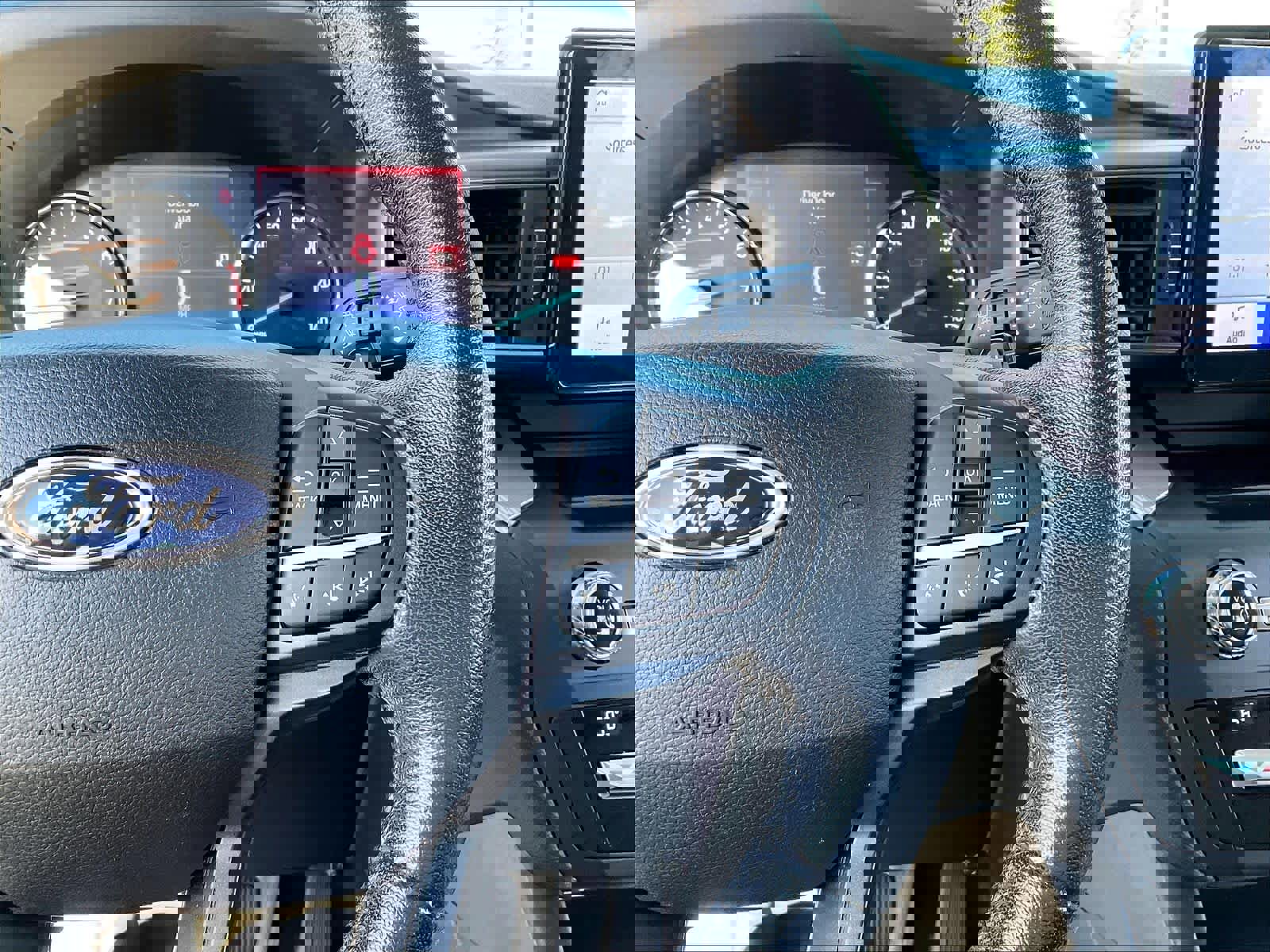 Used 2020 Ford Explorer XLT w/ Equipment Group 202A image 20