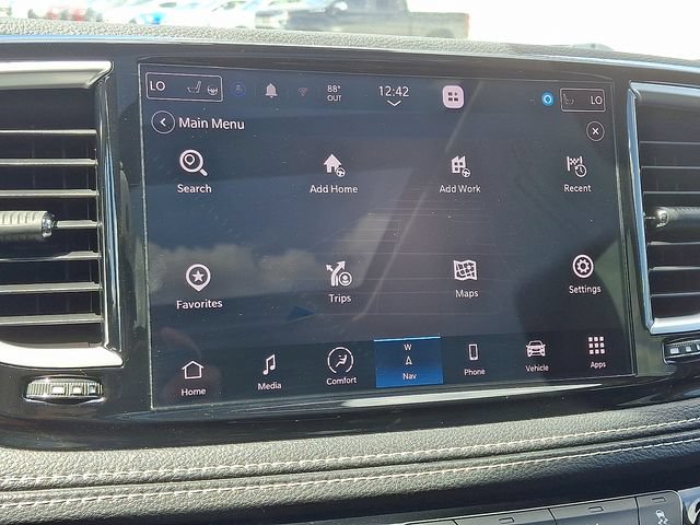Used 2023 Chrysler Pacifica Limited FWD image 18