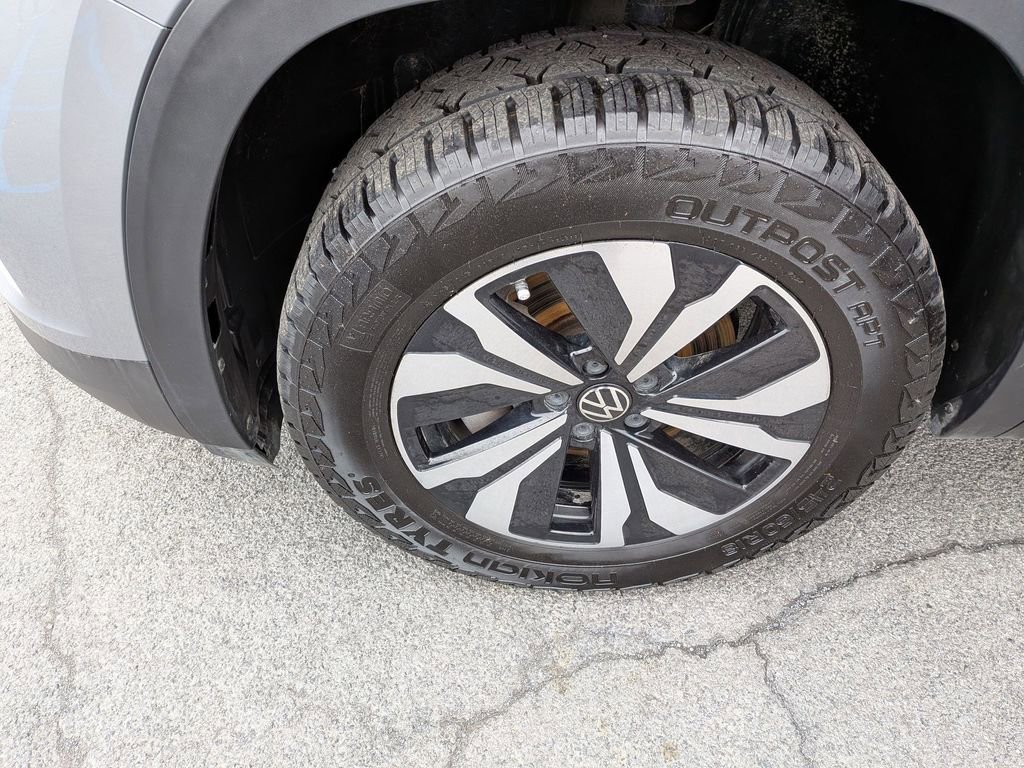 Used 2024 Volkswagen Atlas SE image 25