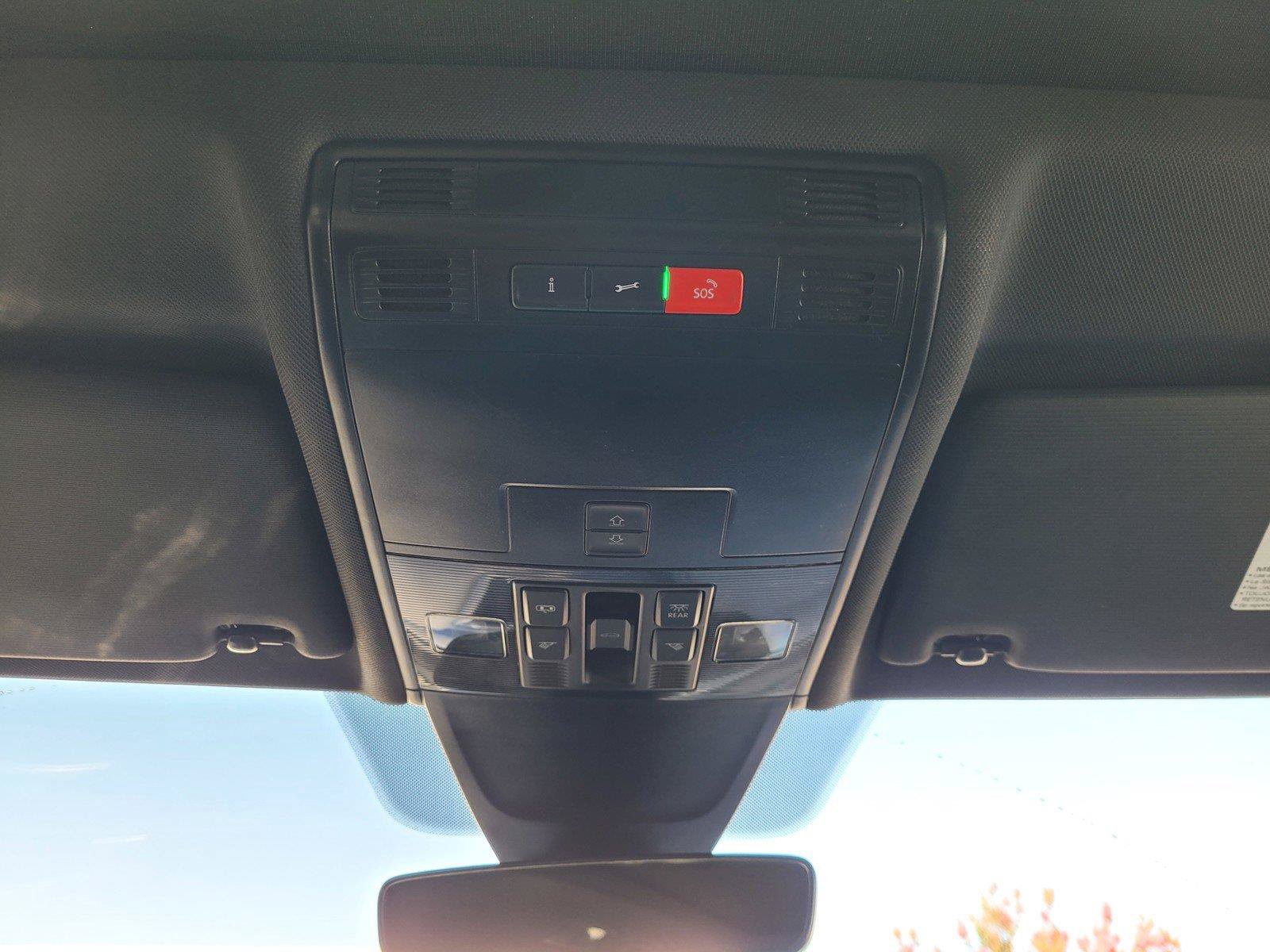 Certified 2023 Volkswagen Tiguan SE R-Line FWD image 30
