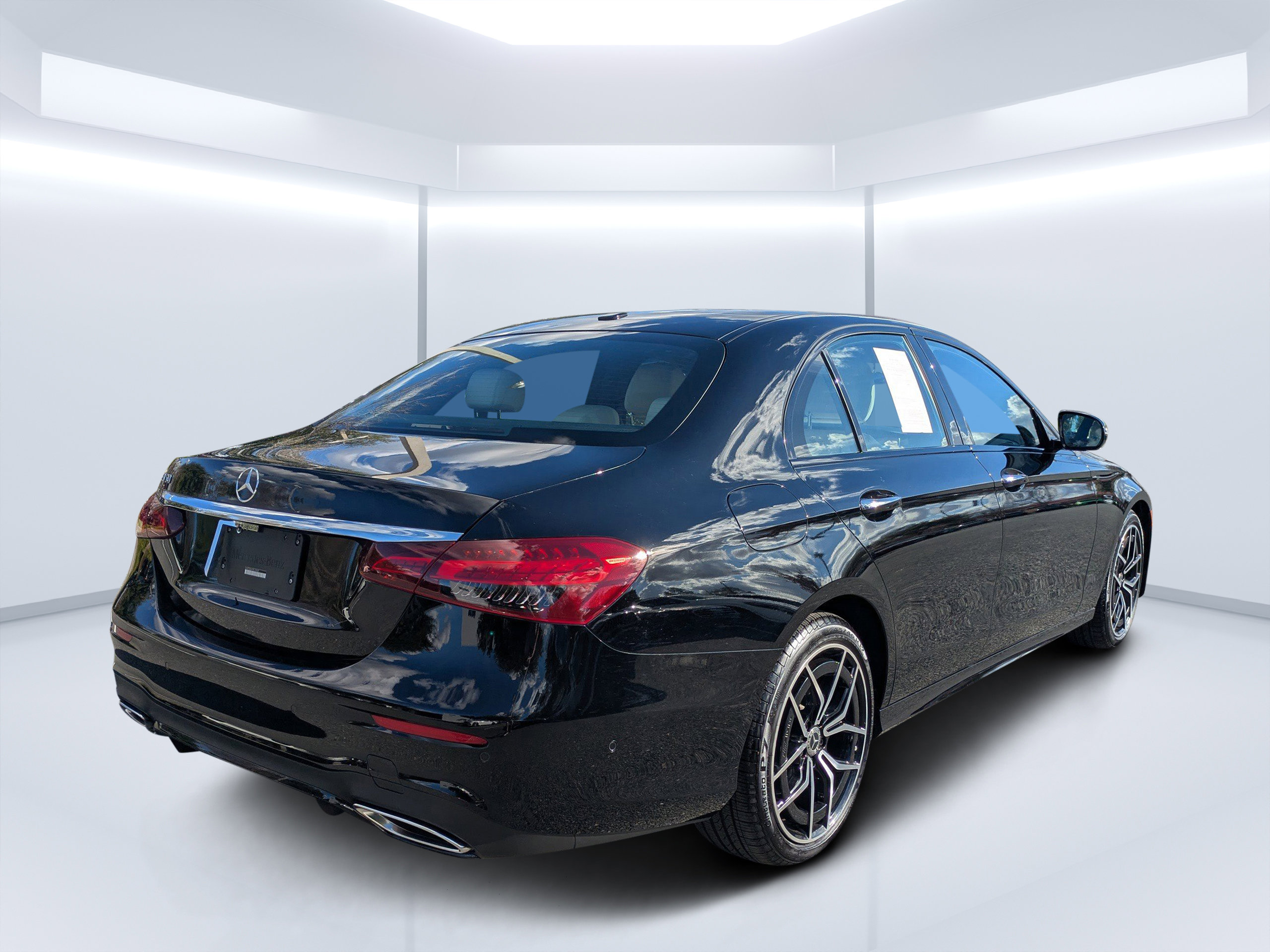 Used 2023 Mercedes-Benz E 350 E 350 image 3