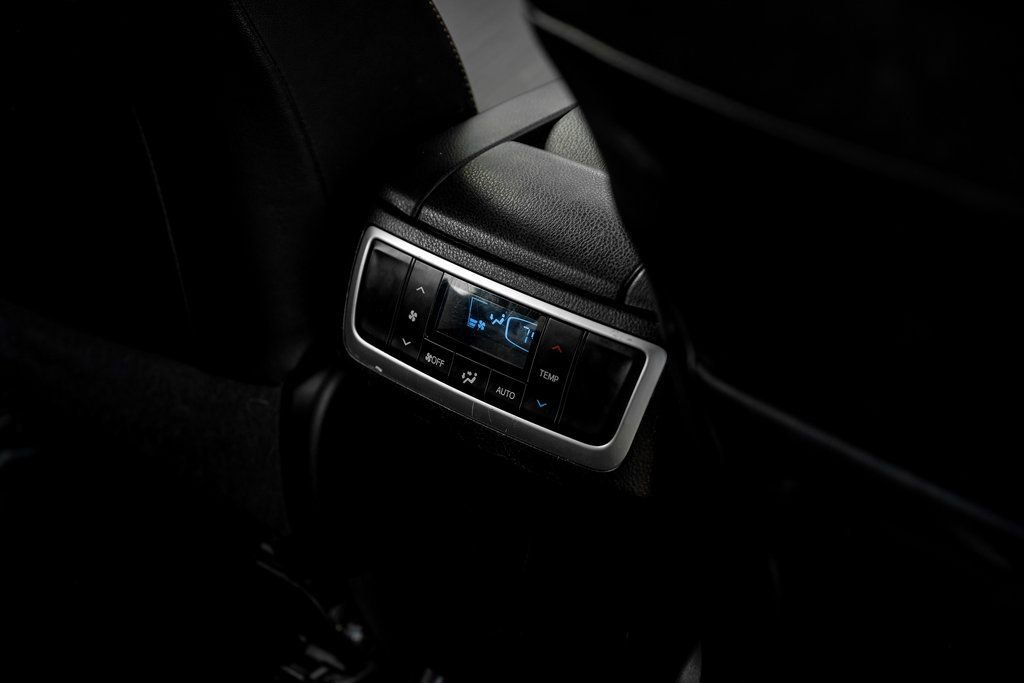 Used 2017 Toyota Highlander Plus image 47