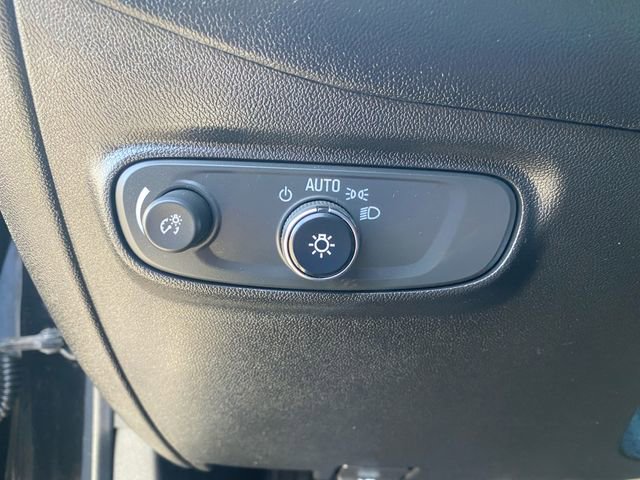 Used 2019 Chevrolet Equinox LT image 18