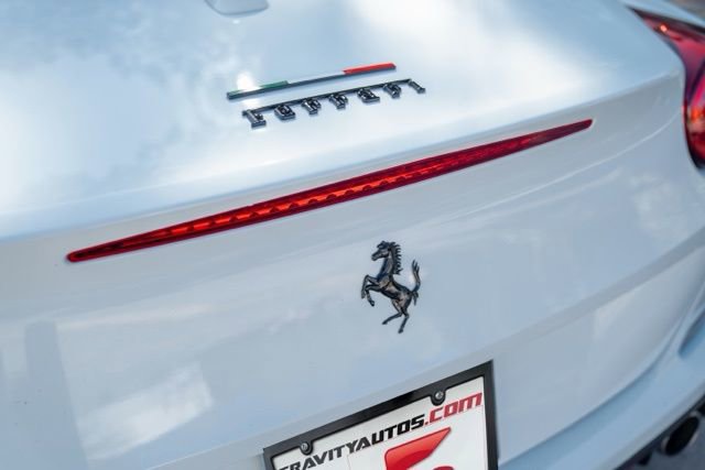 Used 2016 Ferrari California T RWD image 17