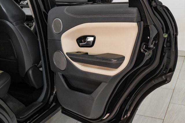 Used 2017 Land Rover Range Rover Evoque SE Premium image 44