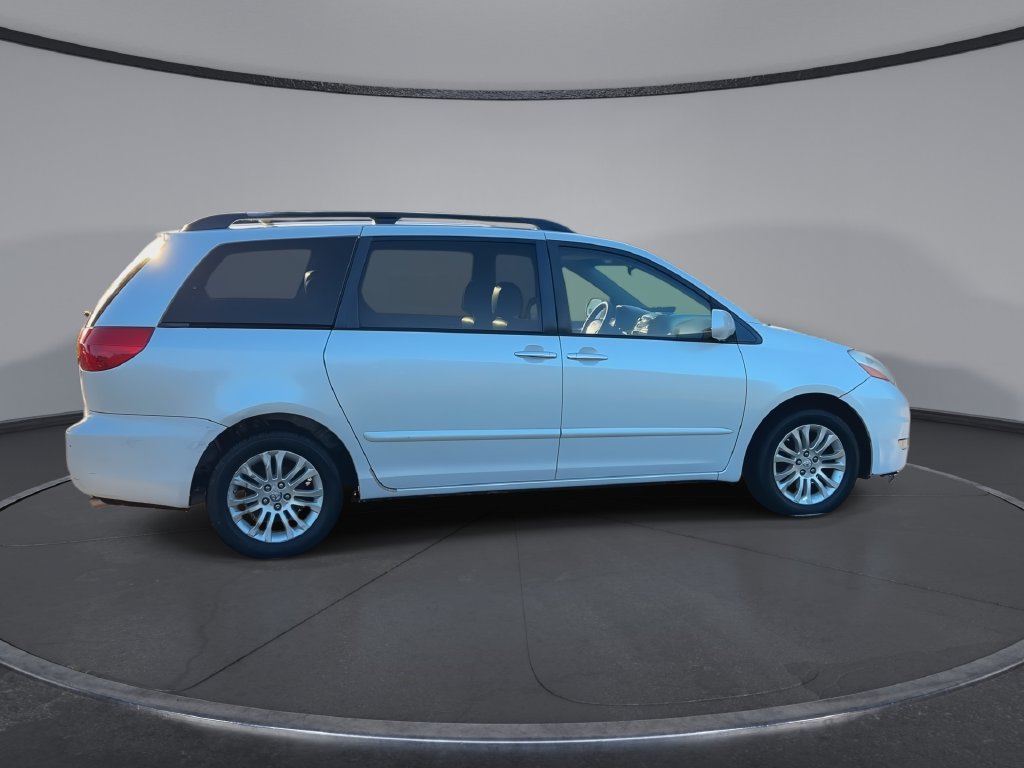 Used 2007 Toyota Sienna XLE FWD image 9