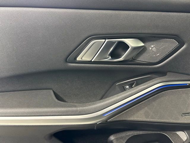 Used 2021 BMW 330i Sedan w/ Premium Package image 20