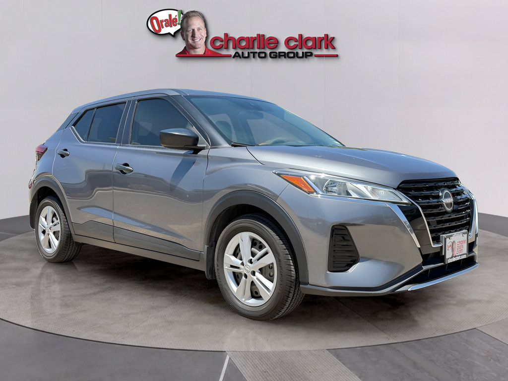 Used 2023 Nissan Kicks S FWD image 8
