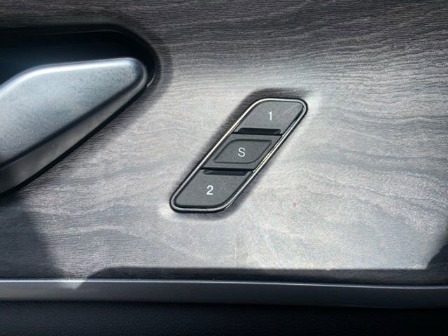 Used 2022 Jeep Grand Cherokee L Limited w/ Luxury Tech Group II image 15