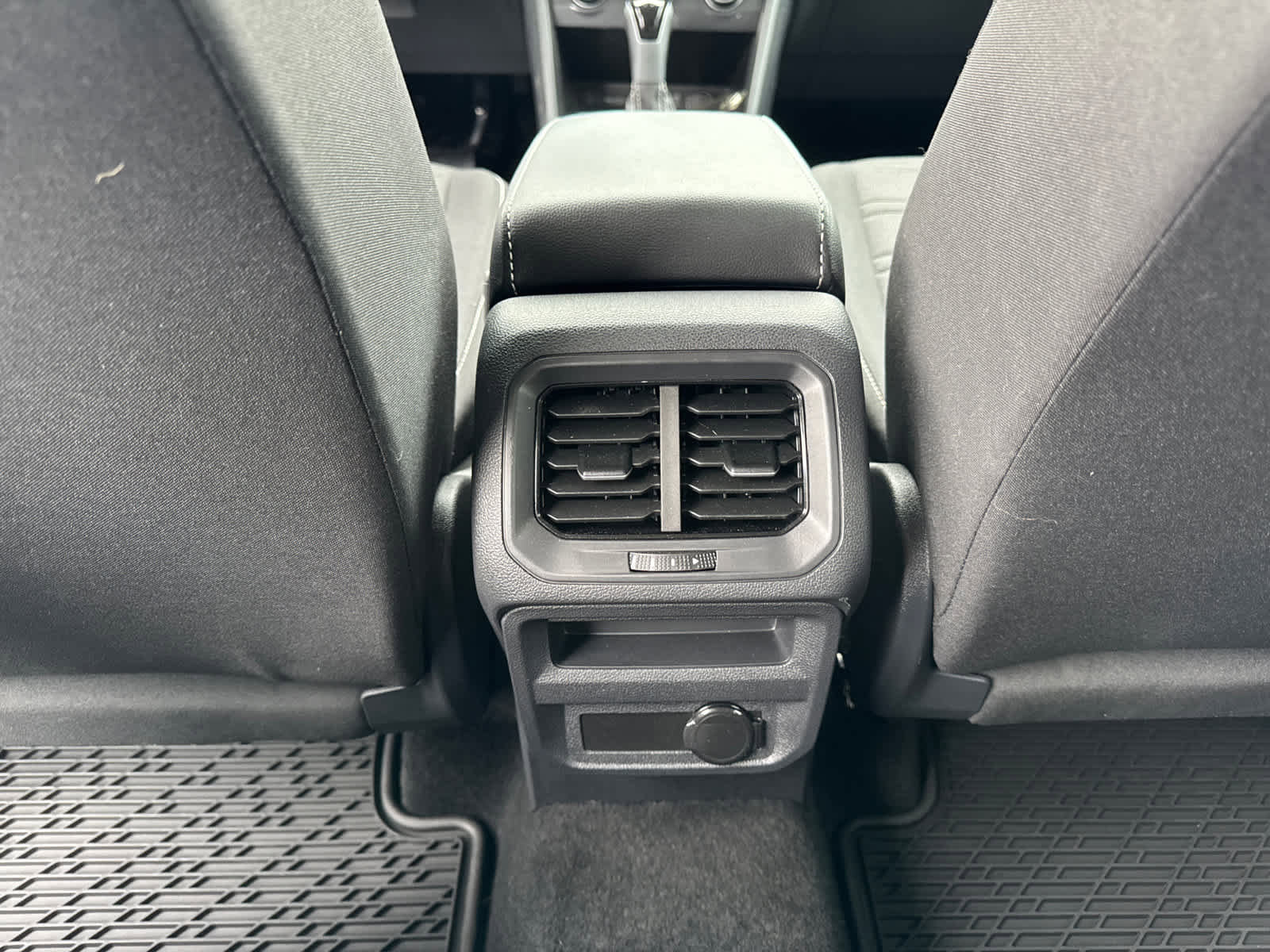 Used 2024 Volkswagen Tiguan S image 32