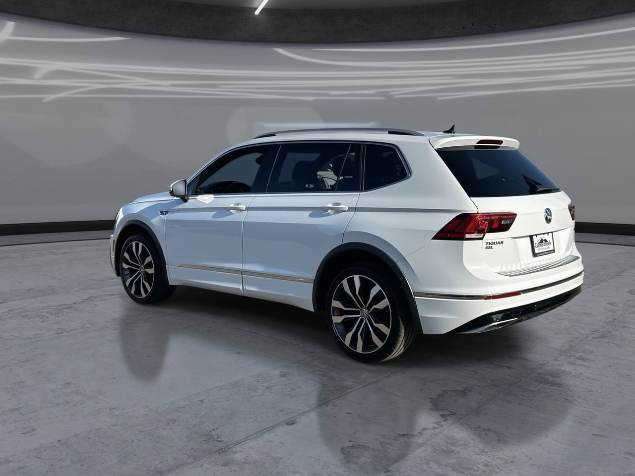 Used 2020 Volkswagen Tiguan SEL Premium R-Line w/ 3rd Row Seat Package AWD/4WD image 4