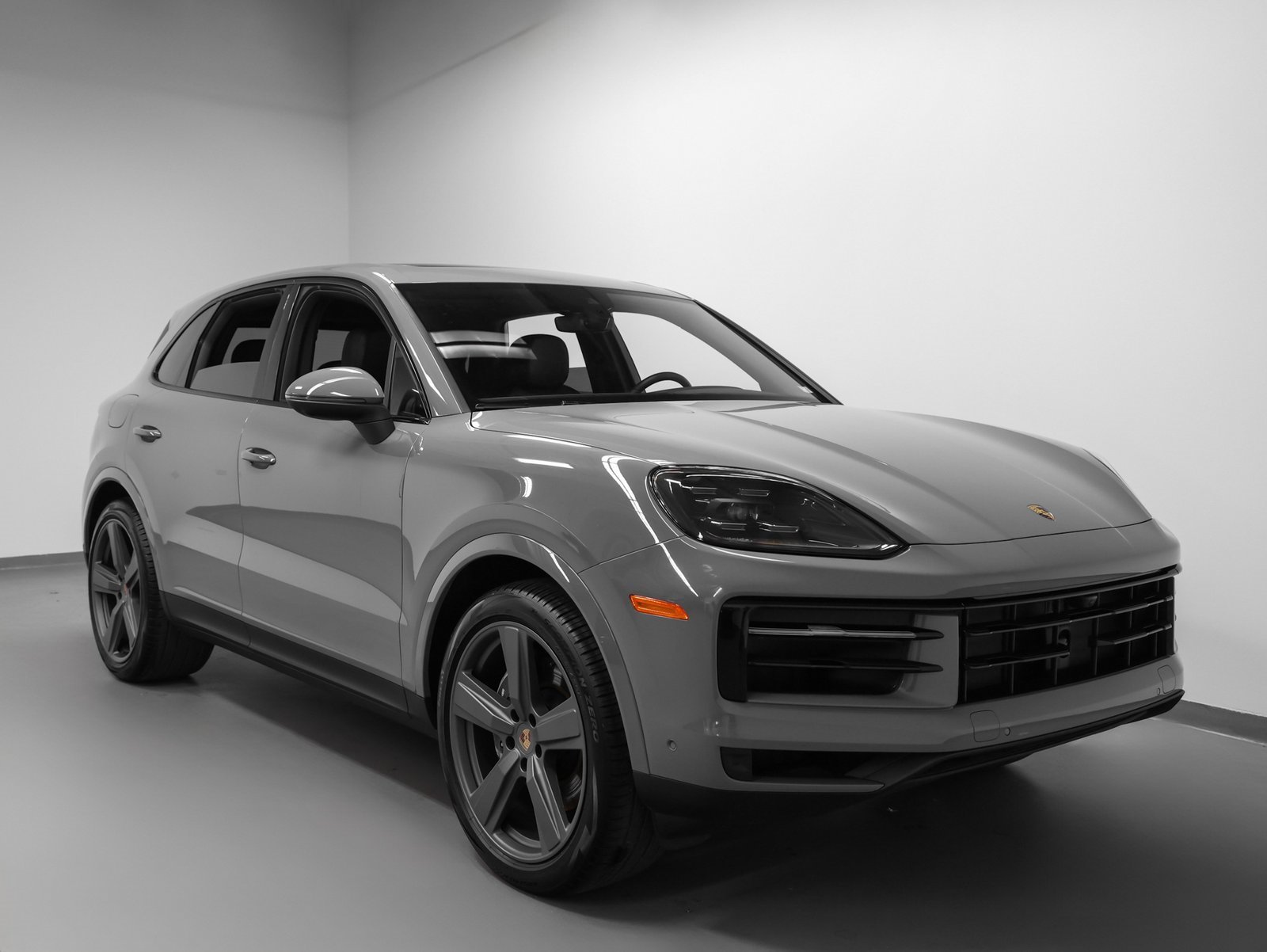 Used 2025 Porsche Cayenne image 10
