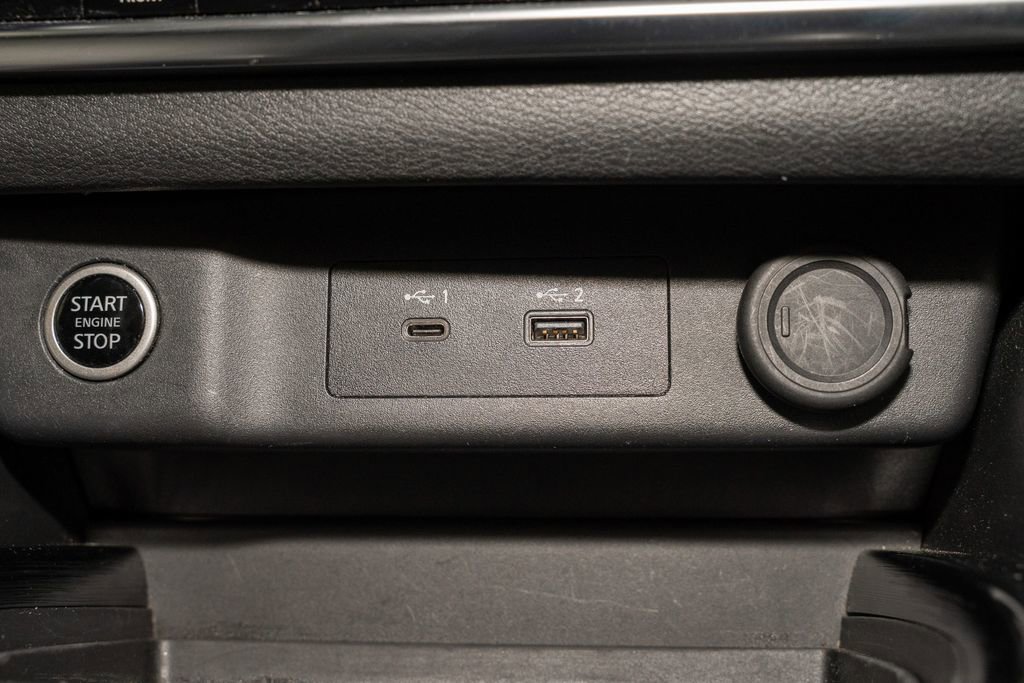 Used 2023 Nissan Rogue SV image 14