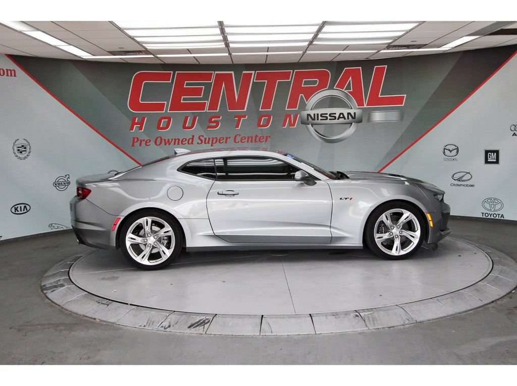 Used 2023 Chevrolet Camaro LT RWD image 5