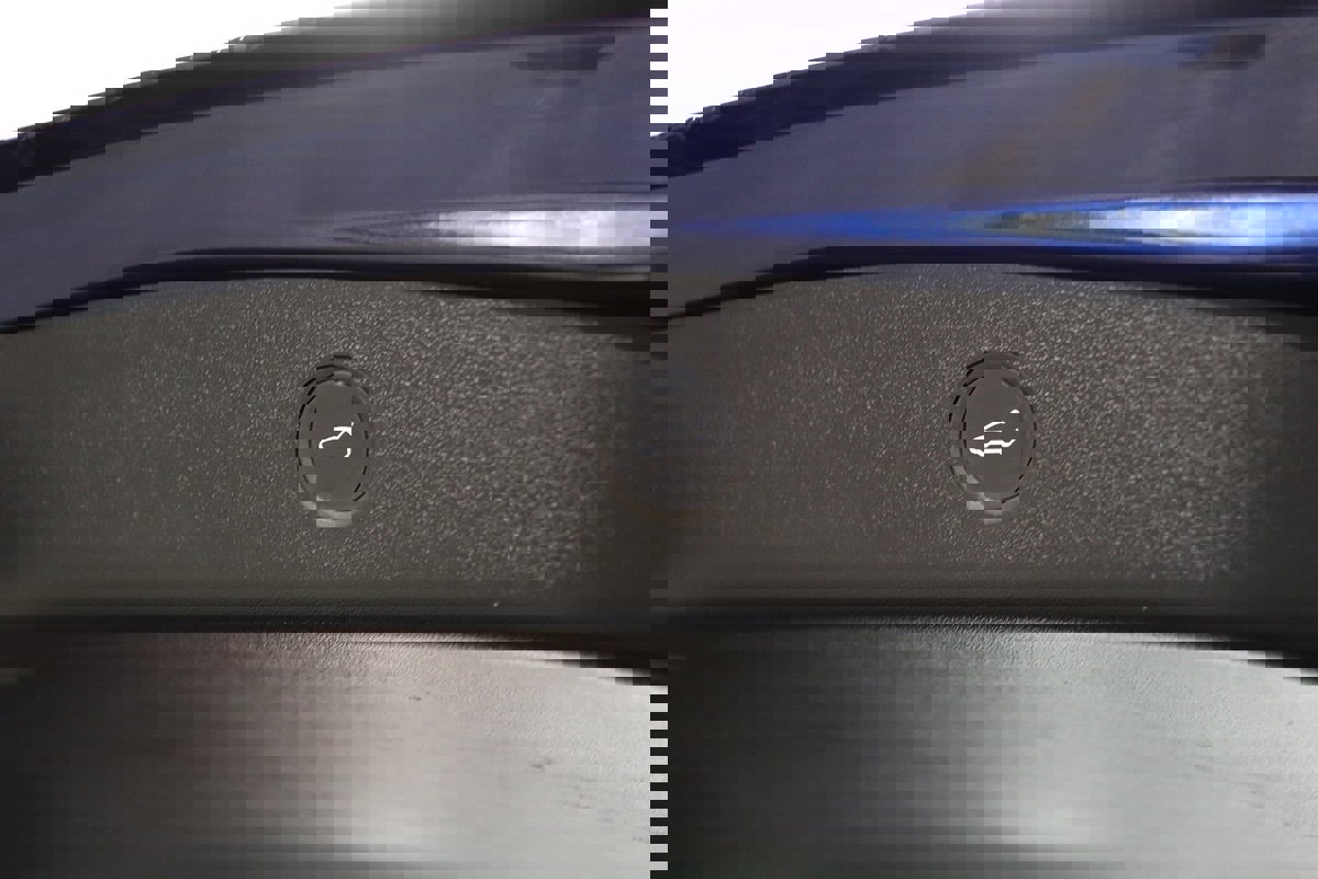 Used 2022 Tesla Model 3 Standard Range image 59