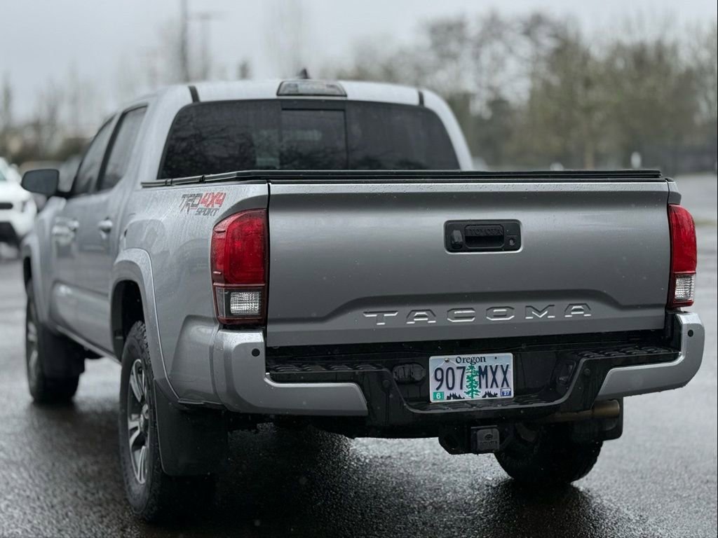 Used 2018 Toyota Tacoma TRD Sport w/ Technology Package image 3