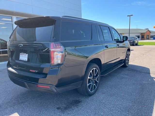 Used 2023 Chevrolet Suburban RST image 8