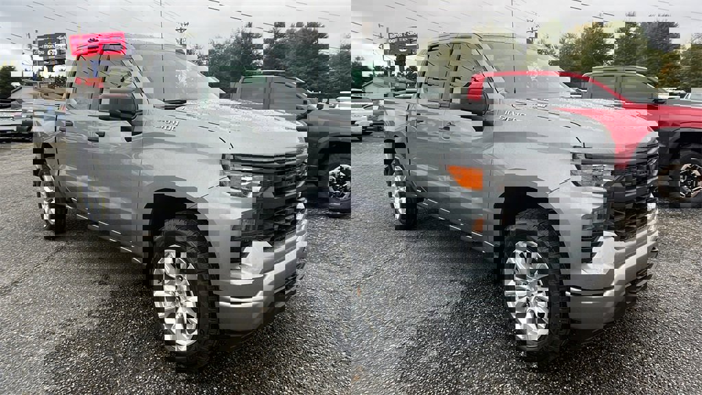 New 2026 Chevrolet Silverado 1500 Custom image 3