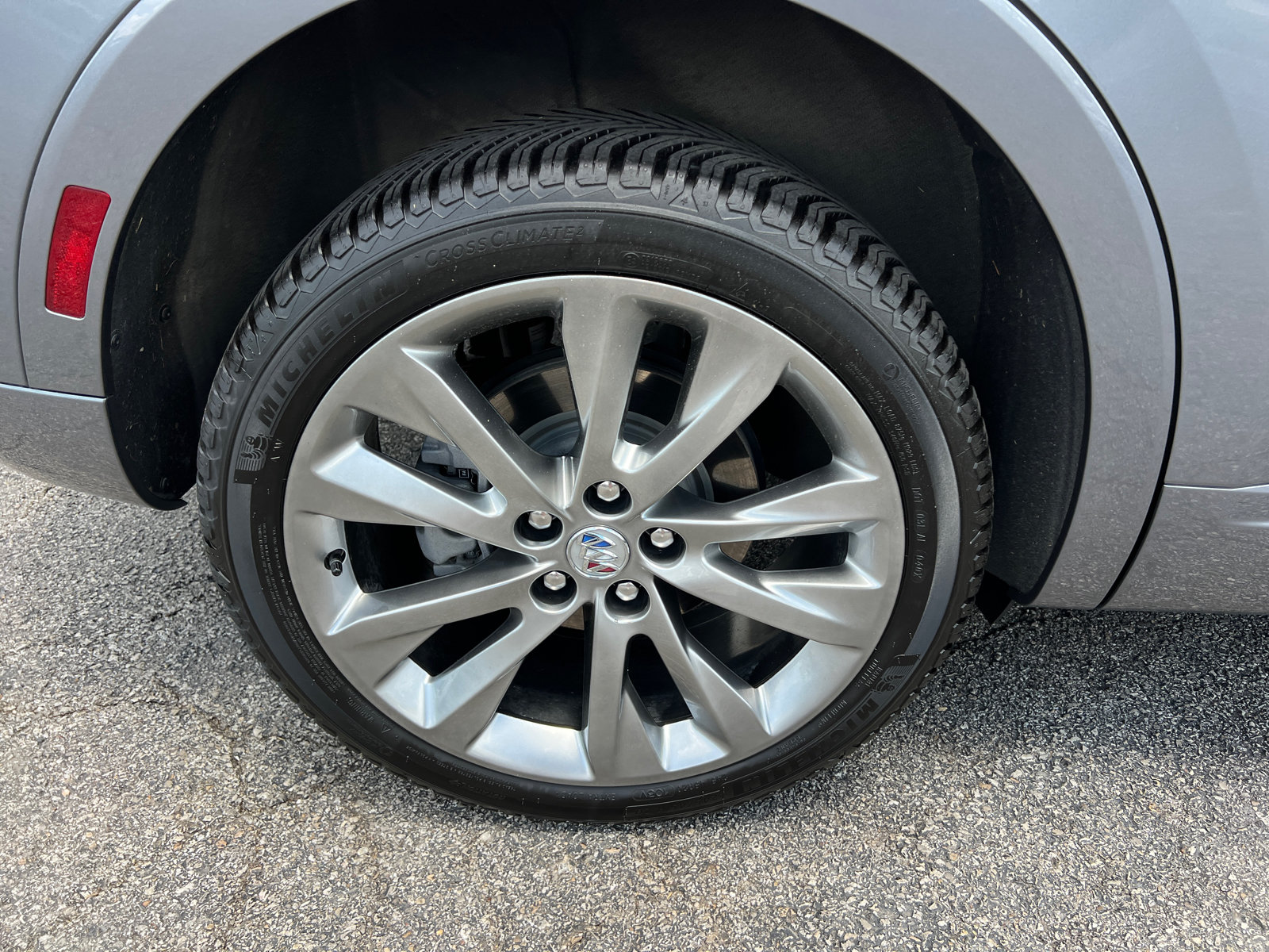 Used 2022 Buick Envision Avenir w/ Technology Package II FWD image 10
