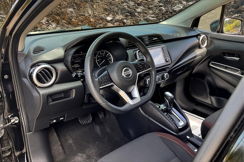 Used 2021 Nissan Versa SR image 13