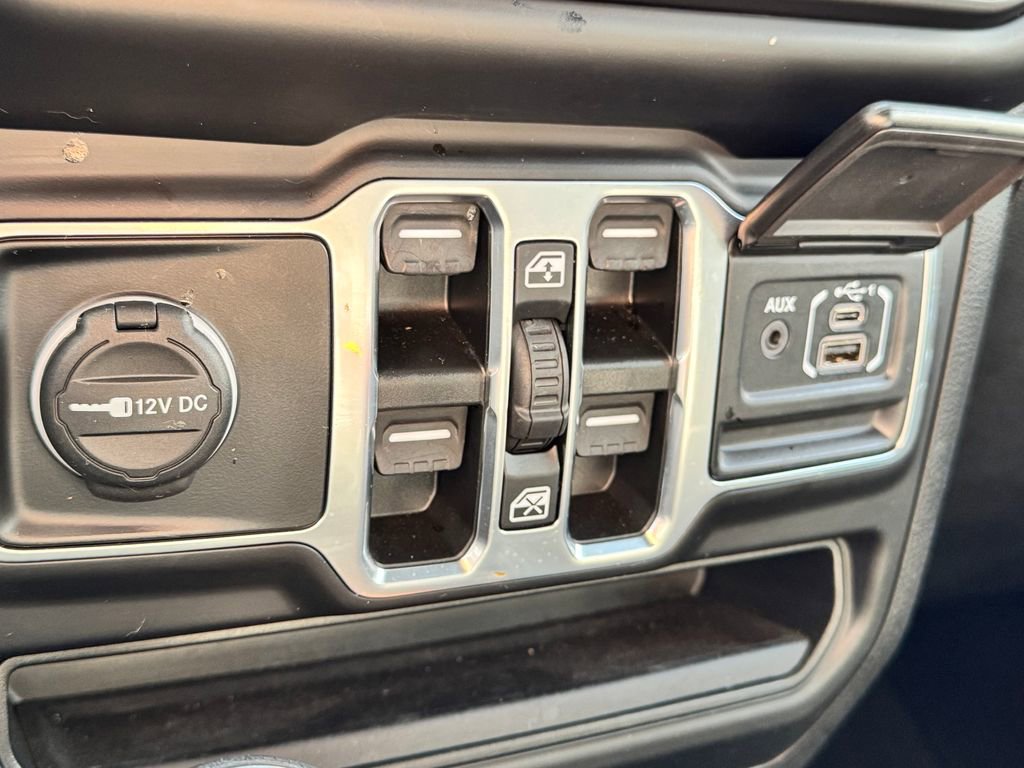 Used 2022 Jeep Wrangler Unlimited Sport AWD/4WD image 23