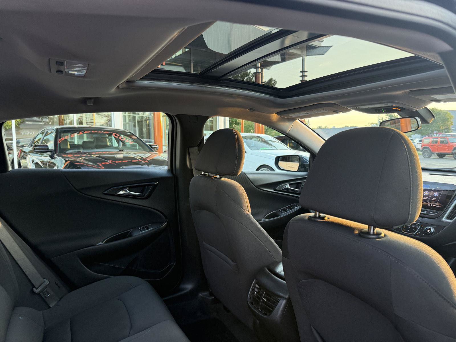 Used 2022 Chevrolet Malibu LT FWD image 21