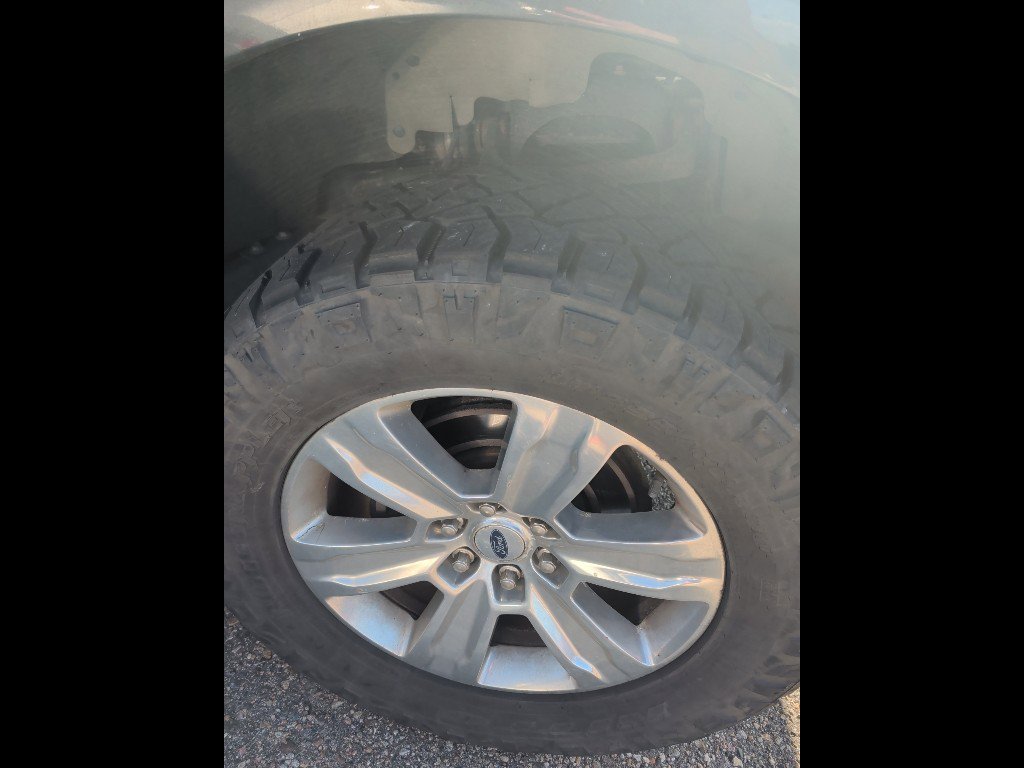 Used 2015 Ford F150 Platinum w/ Technology Package image 4