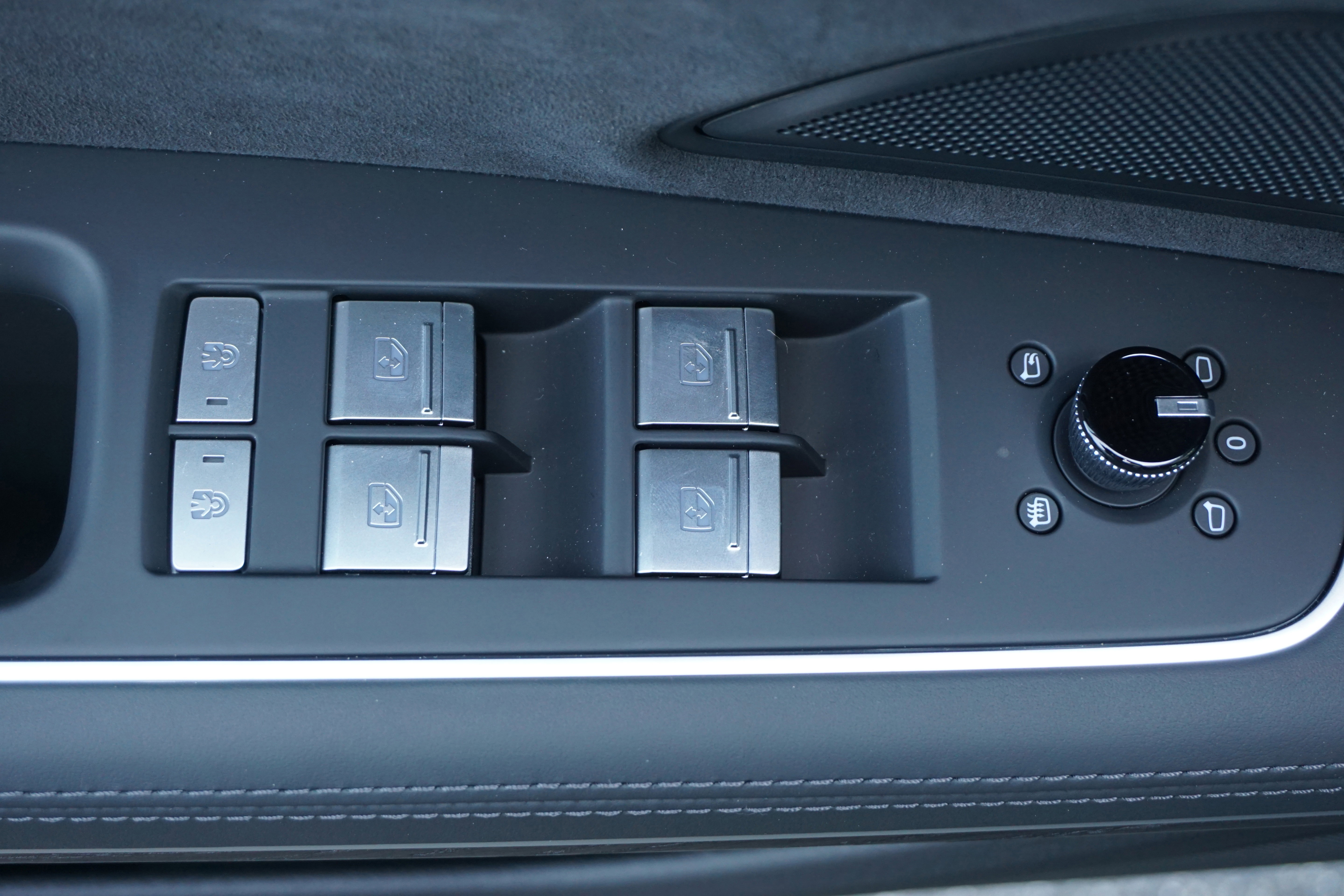 New 2025 Audi A8 L 3.0T image 11