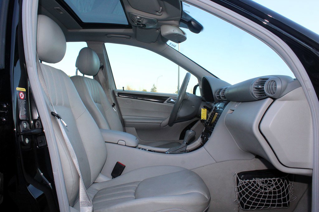 Used 2005 Mercedes-Benz C 320 Sedan image 17