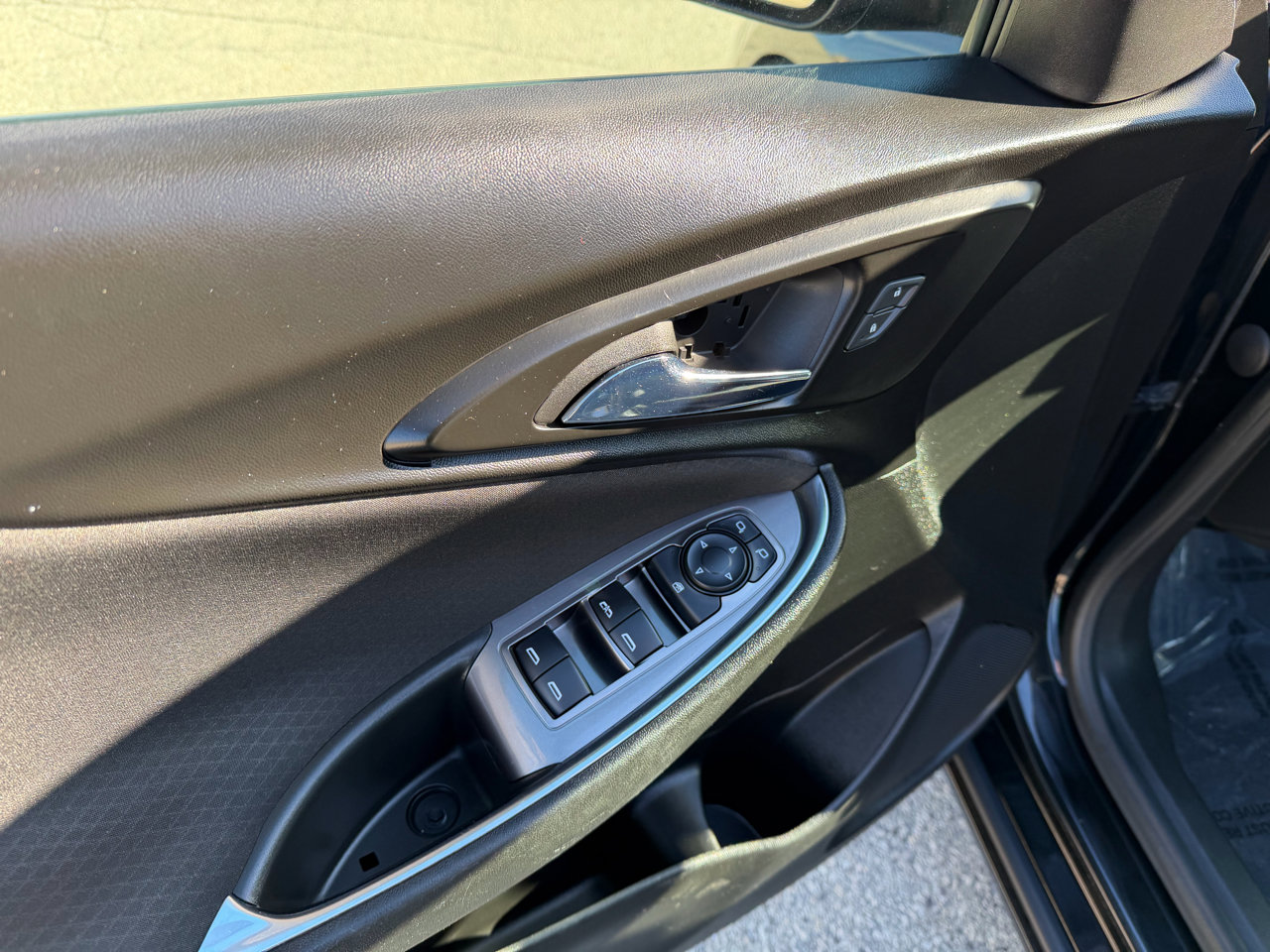 Used 2022 Chevrolet Malibu LT image 10