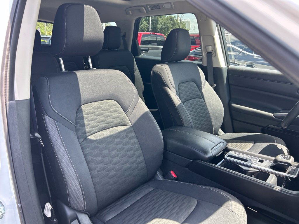 Certified 2025 Nissan Pathfinder SV w/ SV Premium Package FWD image 45