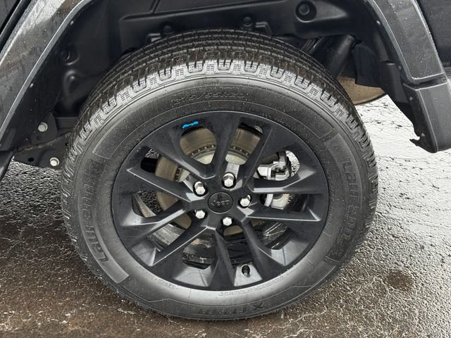 Certified 2022 Jeep Wrangler Unlimited Sahara w/ Cold Weather Group image 11