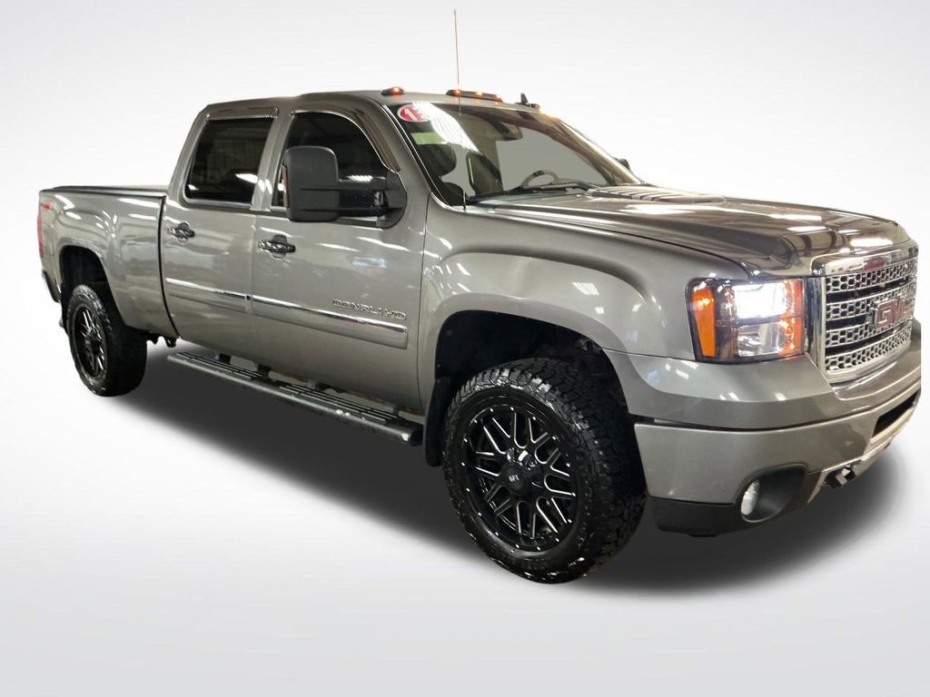 Used 2013 GMC Sierra 2500 Denali w/ Suspension Package, Off-Road AWD/4WD image 8