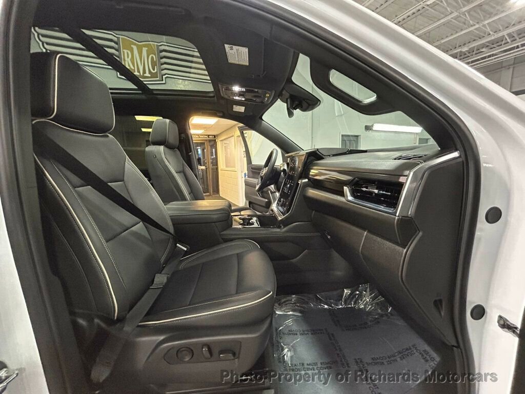 Used 2025 GMC Yukon XL Elevation AWD/4WD image 32